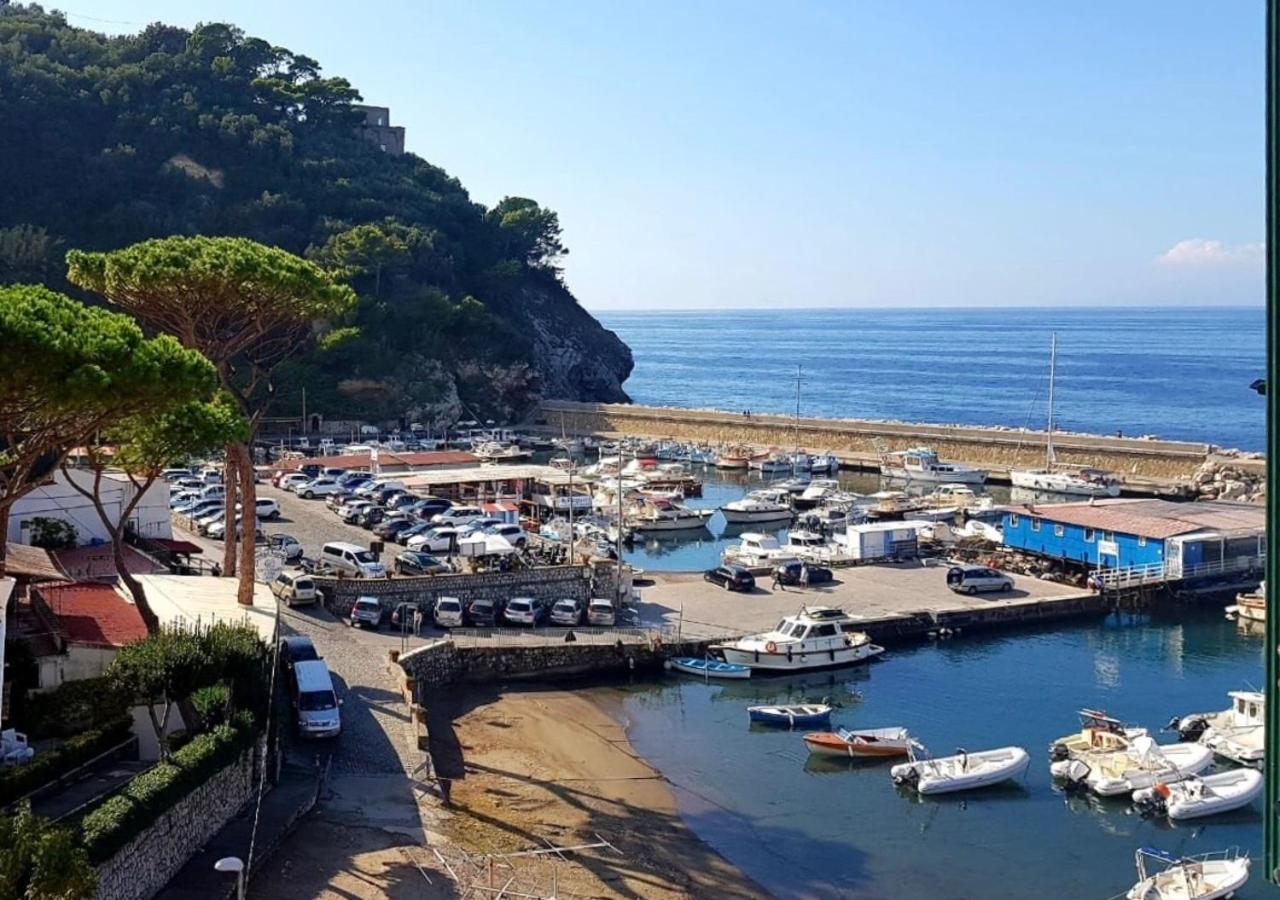 Apartmán Relais Del Mare Con Terrazza Fronte Mare Free Parking Massa Lubrense Exteriér fotografie