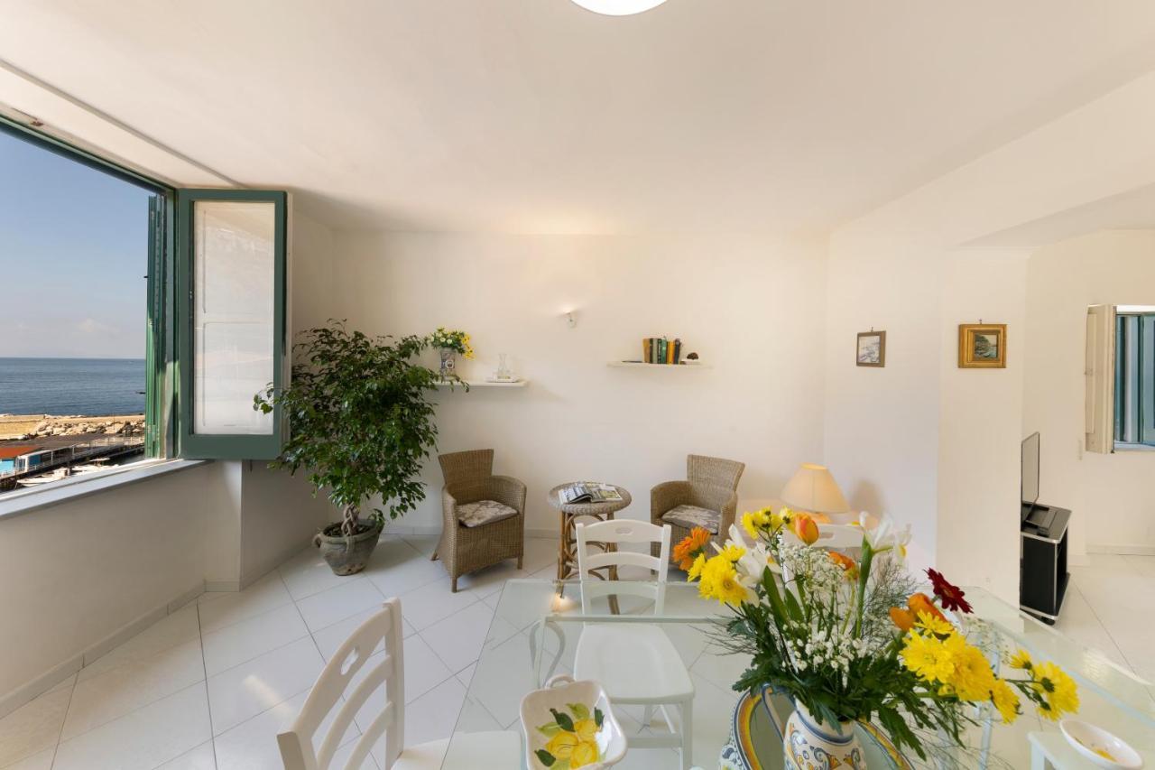Apartmán Relais Del Mare Con Terrazza Fronte Mare Free Parking Massa Lubrense Exteriér fotografie