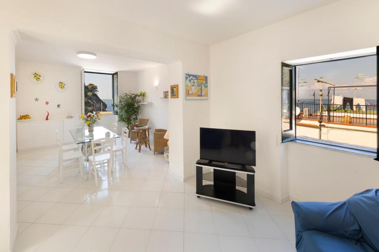 Apartmán Relais Del Mare Con Terrazza Fronte Mare Free Parking Massa Lubrense Exteriér fotografie