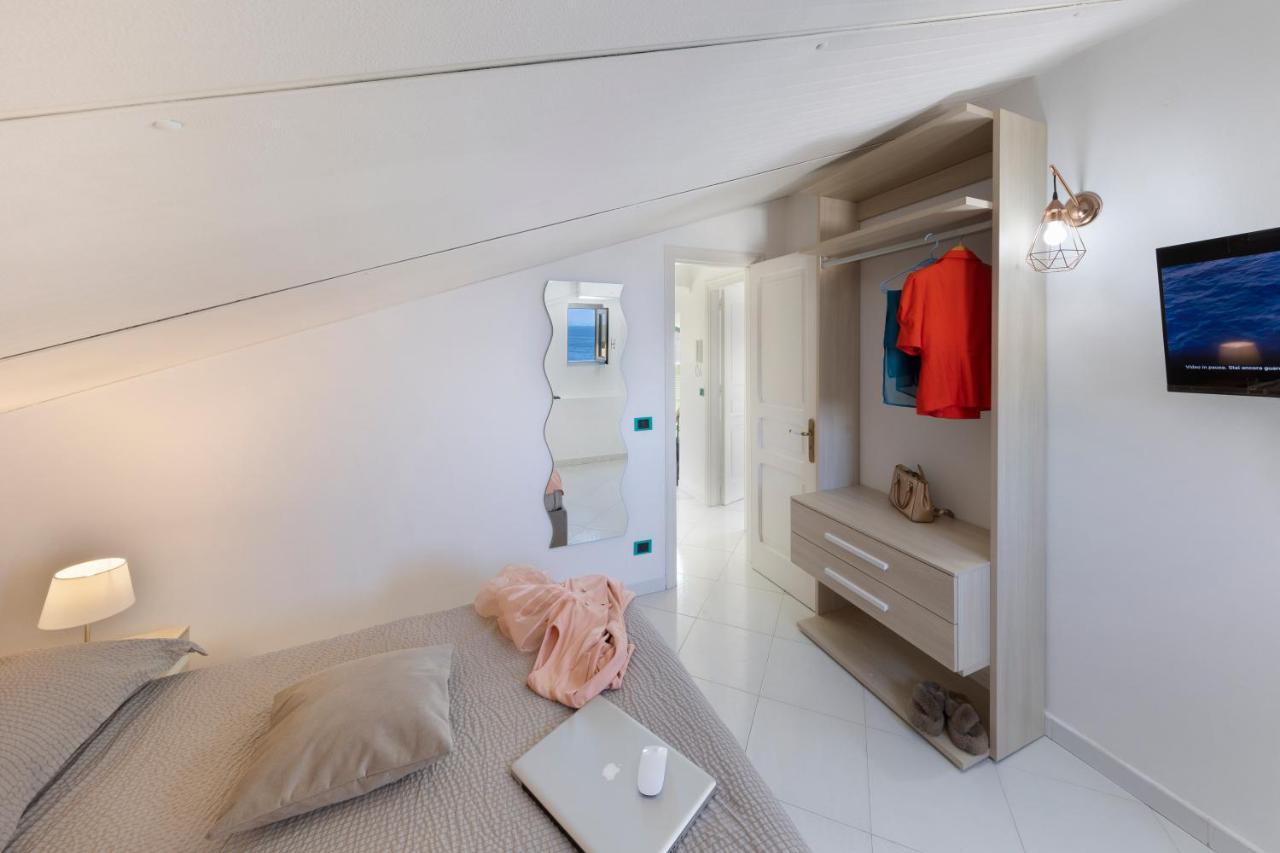 Apartmán Relais Del Mare Con Terrazza Fronte Mare Free Parking Massa Lubrense Exteriér fotografie
