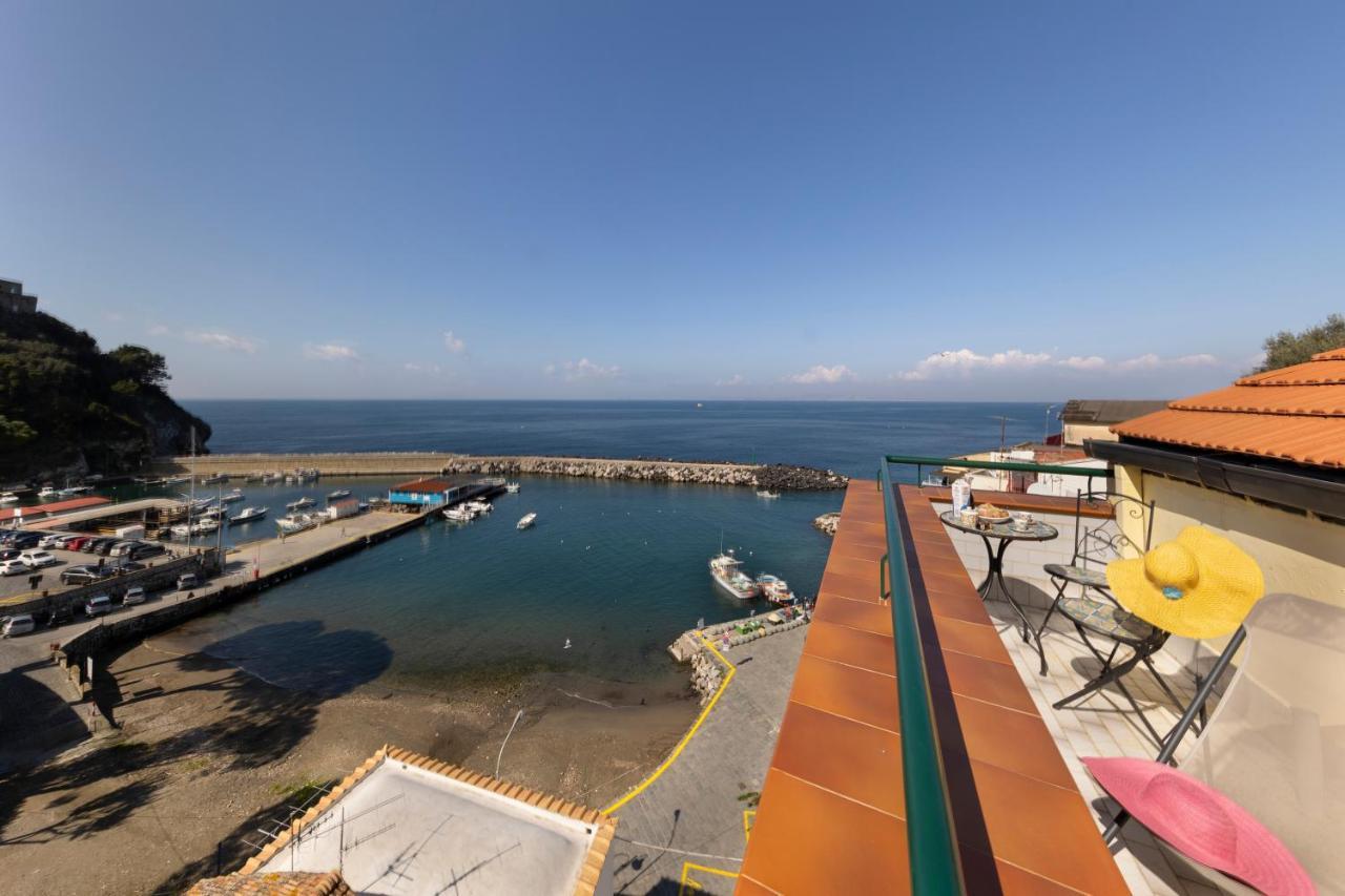 Apartmán Relais Del Mare Con Terrazza Fronte Mare Free Parking Massa Lubrense Exteriér fotografie