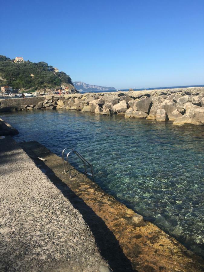 Apartmán Relais Del Mare Con Terrazza Fronte Mare Free Parking Massa Lubrense Exteriér fotografie