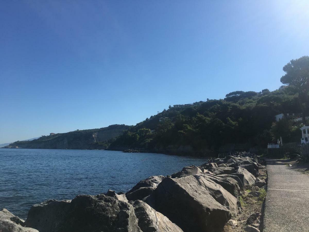 Apartmán Relais Del Mare Con Terrazza Fronte Mare Free Parking Massa Lubrense Exteriér fotografie